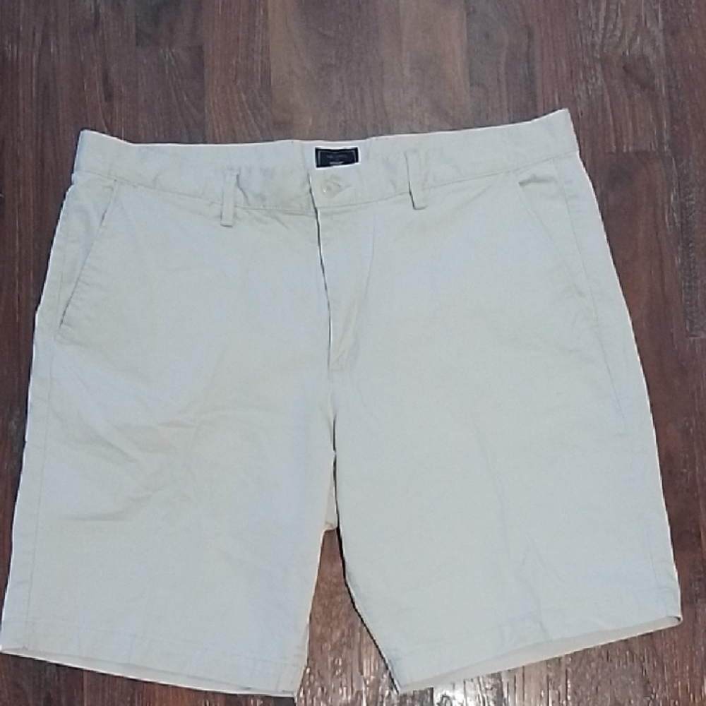 GAP Tan Flat Front Shorts Versatile Summer Essential